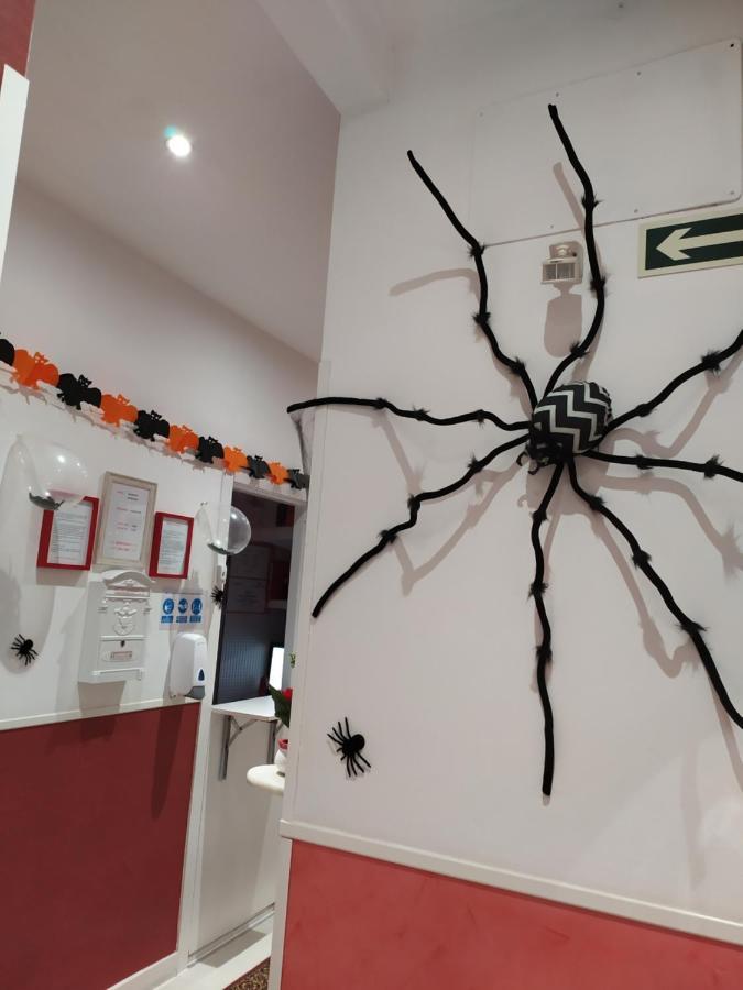 Hostal Inn Madrid Eksteriør billede